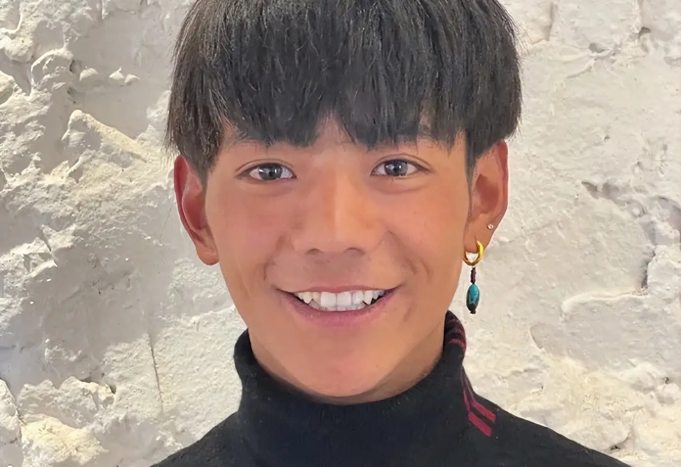 你好，我是丁真，去年我已经介绍过了？！？！？！？