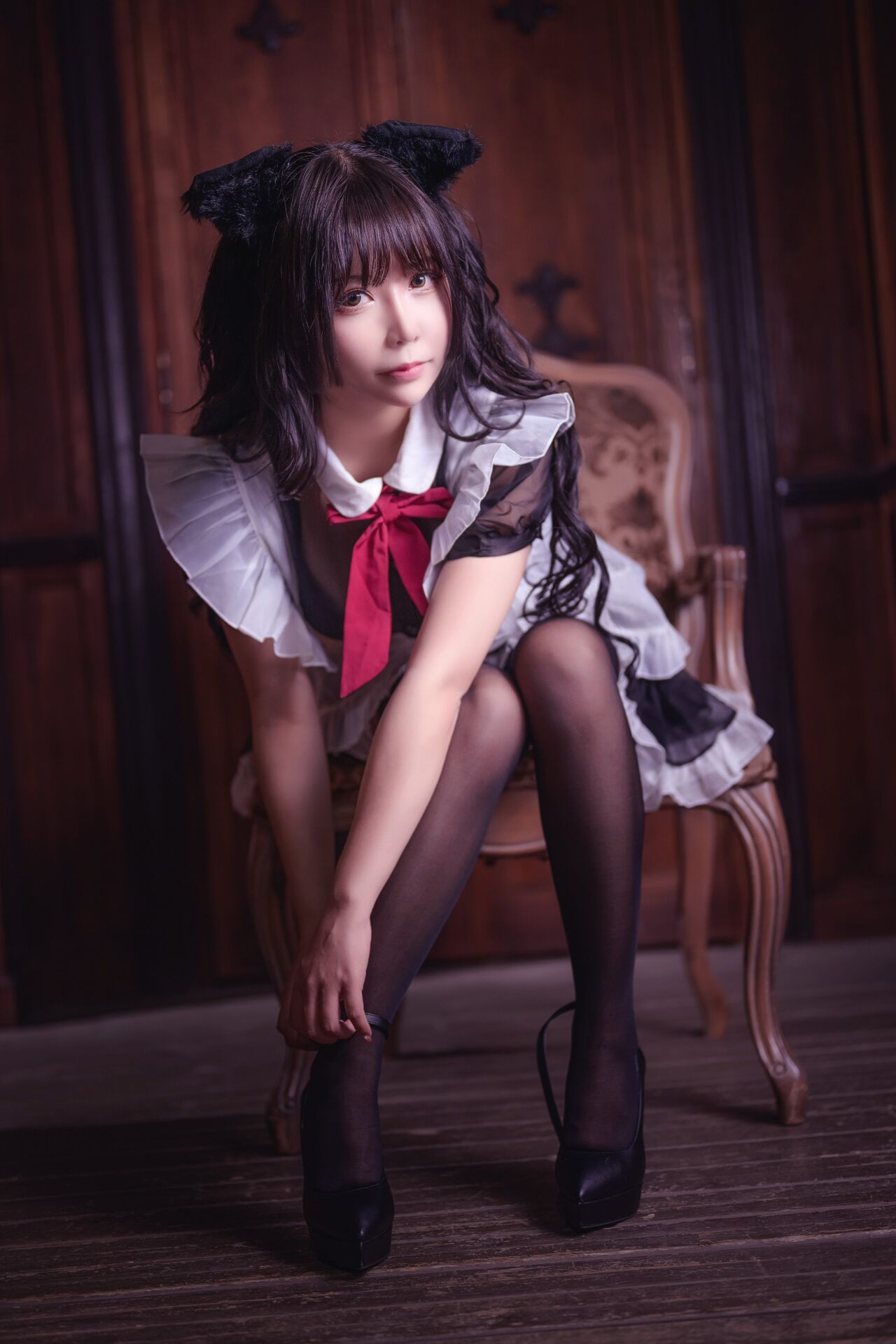 您好，是你点的黑絲貓咪女亻卜吗？